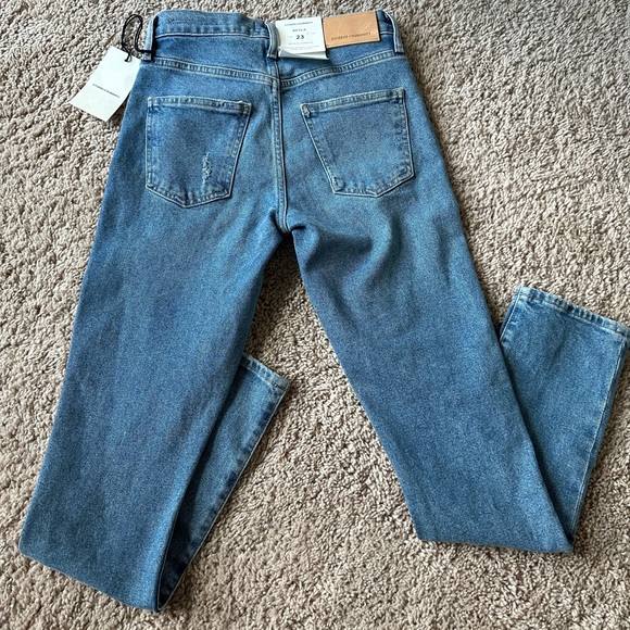 NWT Citizens of Humanity Skyla Jeans - Picture 2 of 6